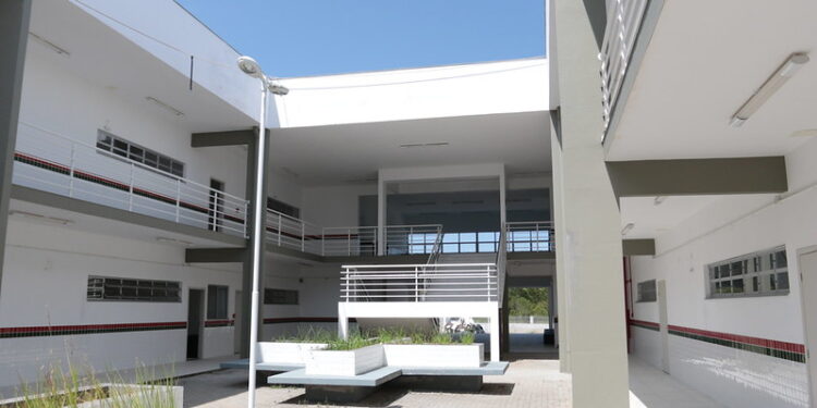 Governo de Santa Catarina vai manter funcionamento das escolas cívico-militares no Estado