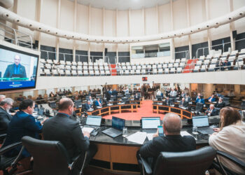 Universidade Gratuita é aprovada por unanimidade na Alesc