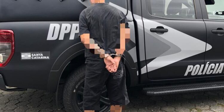 Dois presos fogem durante trabalho externo em Jaraguá do Sul