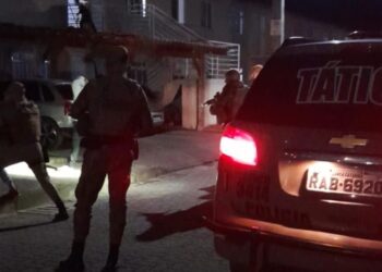 Maconha é apreendida após homem estar com cheiro da droga em Guaramirim