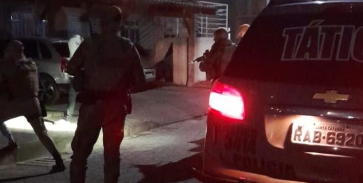 Maconha é apreendida após homem estar com cheiro da droga em Guaramirim