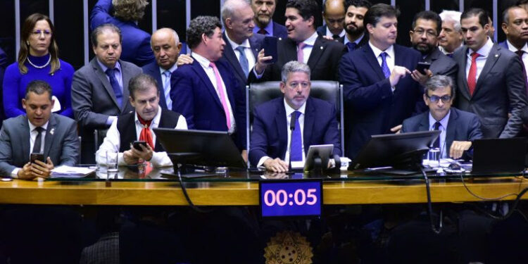 Reforma corrige distorções tributárias históricas, avalia FIESC