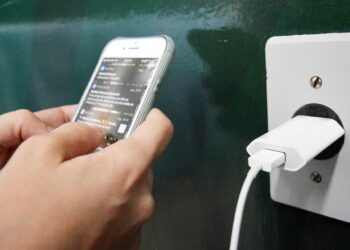 Briga por tomada para carregar celular motiva esfaqueamento em Jaraguá do Sul