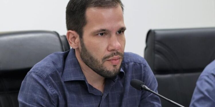 Vereadores aprovam projeto para sinais sonoros adequados a alunos autistas nas escolas de Jaraguá