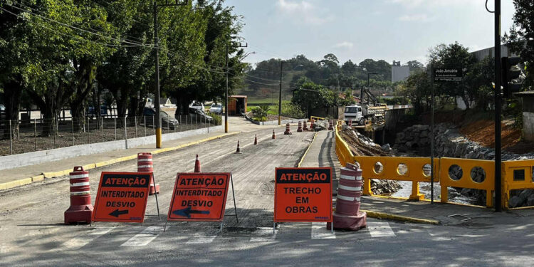 Rua Luiz Bortolini, em Jaraguá, ficará interditada nas próximas semanas