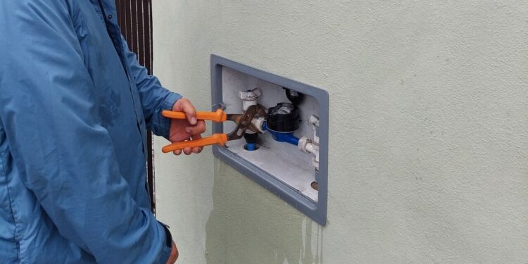 Samae inicia troca de hidrômetros para reduzir perdas