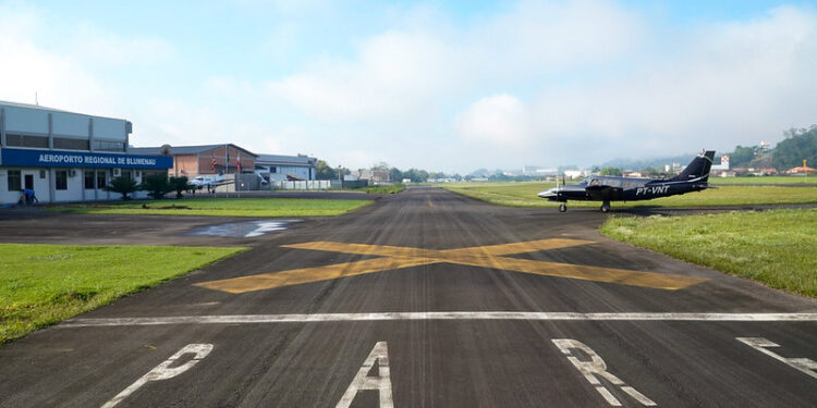 Aeroporto de Blumenau terá investimentos em obras e receberá voos comerciais durante a Oktoberfest