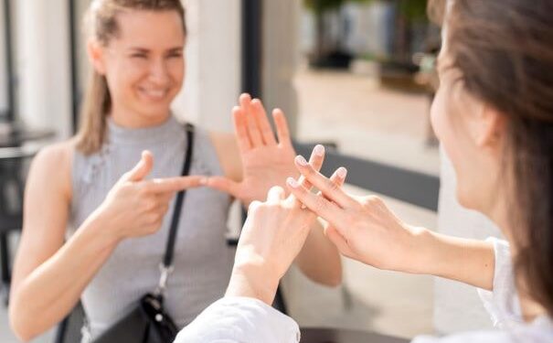 Vereadores de Jaraguá apelam por implantação de Central de Intérpretes de Libras