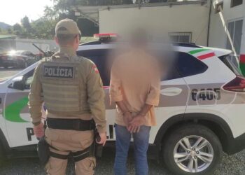 Homem com mandado de prisão ativo é detido em Massaranduba