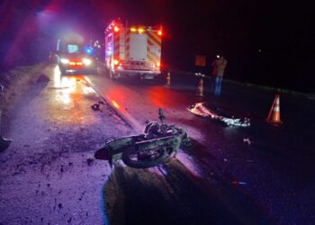Motociclista morre após bater de frente contra caminhão na BR-280