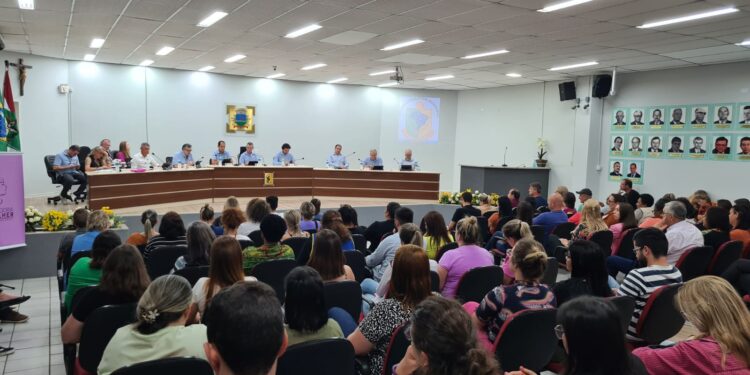 Vereadores rejeitam recebimento de pedidos de impeachment contra prefeito de Guaramirim