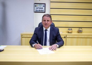 Lauro Tomczak toma posse oficialmente como prefeito de Schroeder