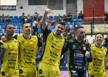 Jaraguá Futsal vence e está na semifinal da Taça Brasil