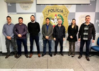 Deputado Estadual, Delegado Egidio Ferrari, discute segurança em visita à Delegacia Regional de Jaraguá do Sul