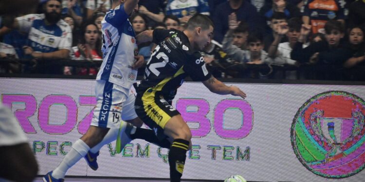 Jaraguá Futsal perde na prorrogação e encerra participação na Taça Brasil