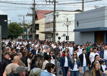 Desfile em comemoração ao aniversário de Guaramirim reúne aproximadamente 20 mil pessoas