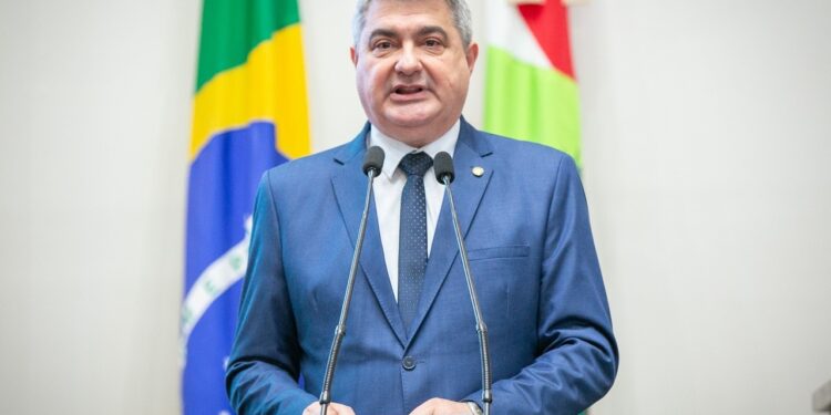 Lunelli lidera audiência pública sobre saneamento em SC