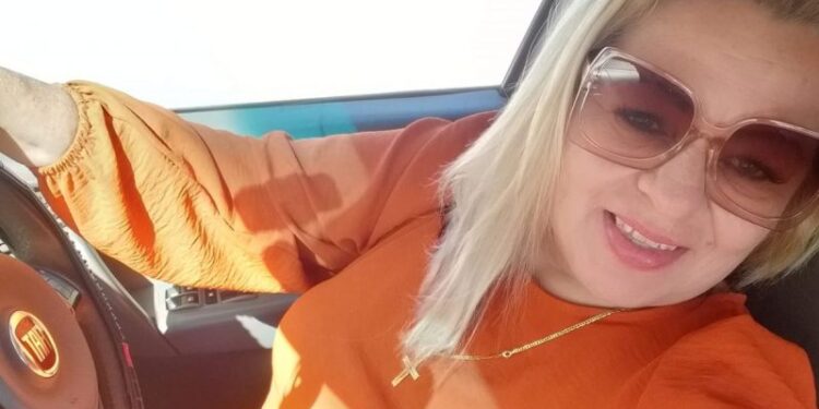 Mulher é arremessada e morre após batida de frente entre carros na BR-280