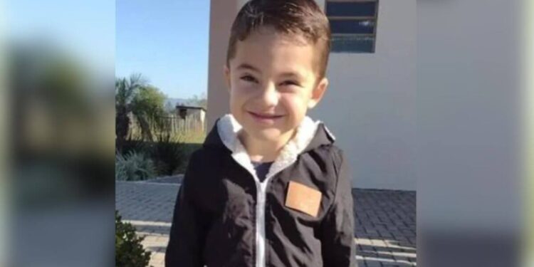 Menino de 3 anos morre após ser atropelado por máquina agrícola em SC