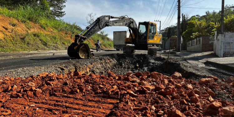 [Jaraguá] Rua Valdir José Manfrini passa por obras de recapeamento