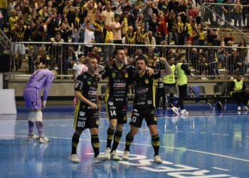 Jaraguá Futsal vence o clássico contra o Joinville e se aproxima do G4