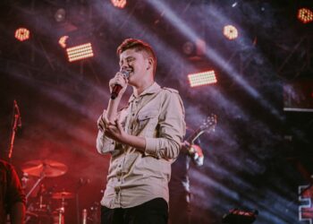 Gustavo Bardim celebra música mais tocada em SC, programa na 105 FM e novo lançamento