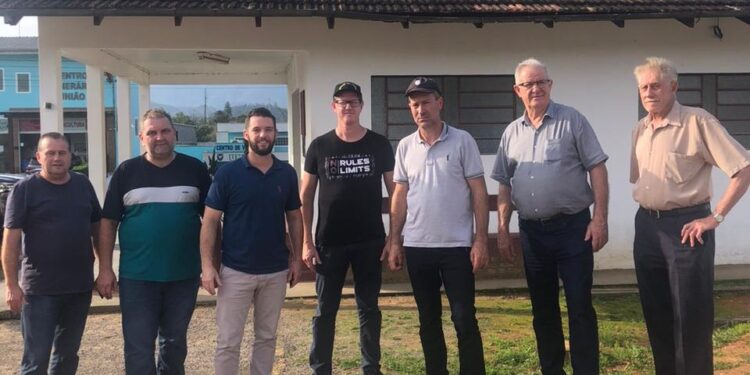 Cemitério municipal de Corupá passa por fiscalização dos vereadores e prefeito promete obras