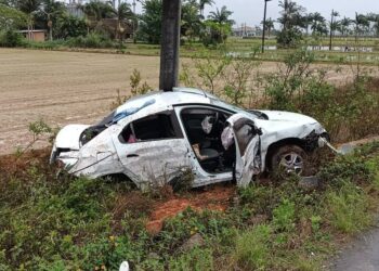 Dois carros se envolvem em acidente na SC-108