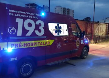 Homem tem ferimento grave após acidente com trem em Jaraguá do Sul