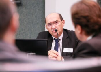 Alesc aprova nomeação de Ademir Izidoro para Aresc