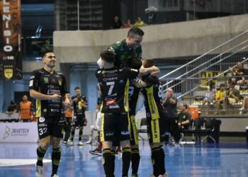 Jaraguá Futsal goleia Florianópolis pelo Estadual