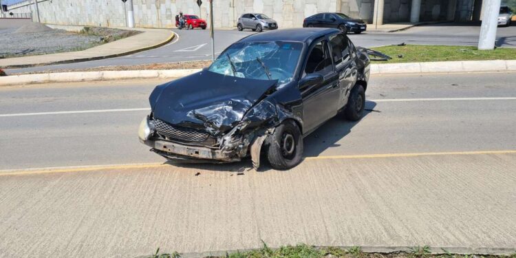 [Fotos] Dois carros se envolvem em acidente na BR-280, em Guaramirim