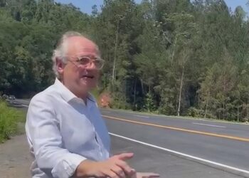 Dr. Vicente fiscaliza andamento da obra da SC-110