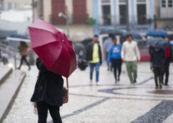 Fortes rajadas de vento devem atingir a região nesta segunda-feira (04)