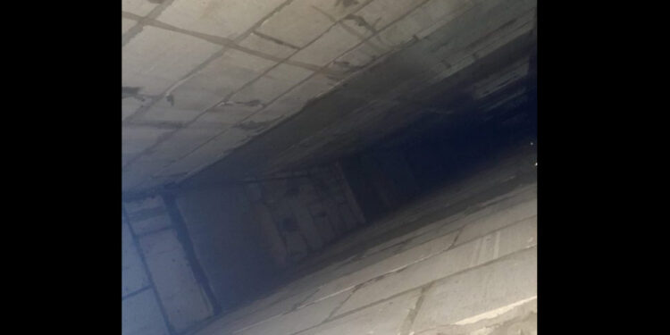 Homem morre ao cair em fosso de elevador em SC