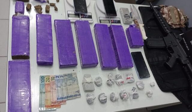 [Vídeo] Dois homens são presos com mais de 5kg de maconha em Jaraguá do Sul