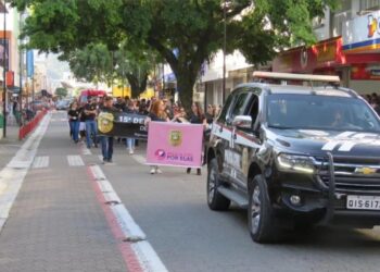 Polícia Civil realiza caminhada contra violência doméstica em Jaraguá do Sul
