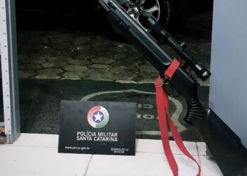 PM apreende arma e munição em Jaraguá do Sul