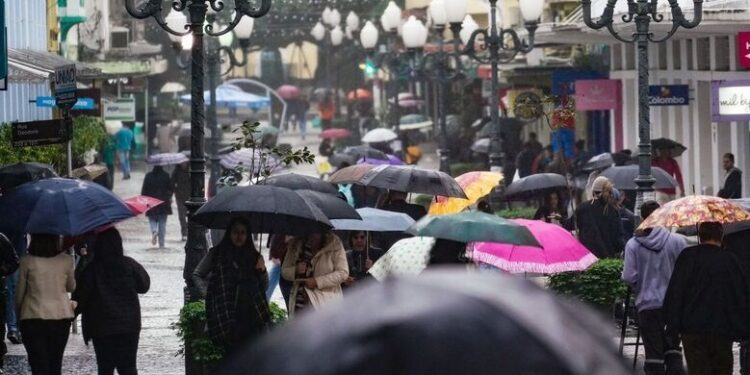 Previsão do tempo indica temporais isolados a partir desta terça em SC