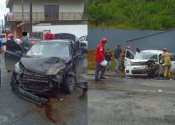 Dois carros batem de frente em Jaraguá do Sul