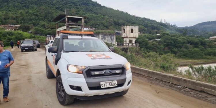 Barragem de José Boiteux é reaberta após verter pela primeira vez na história
