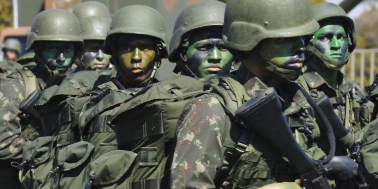 Exército se junta para pronta resposta a ocorrências das chuvas em Santa Catarina