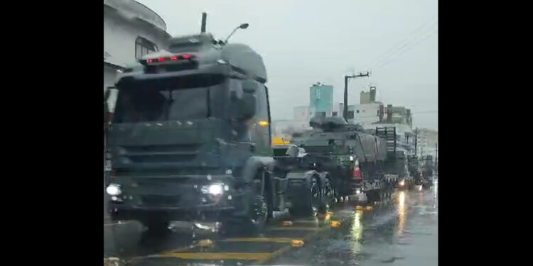 [Chuva] Exército Brasileiro envia blindados para Blumenau