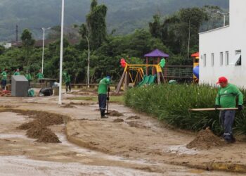 Após enchente, promotor destaca papel ambiental do Parque Linear Via Verde