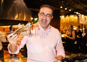 Hangar 33 celebra Santos Dumont com coleção exclusiva e exposição histórica em Jaraguá do Sul