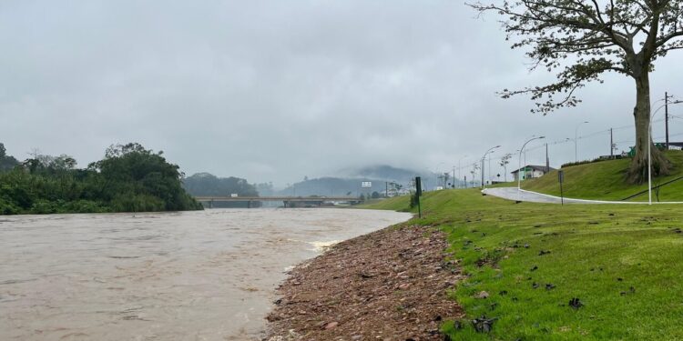 Jaraguá registra mais de 90 mm de chuva em menos de seis horas
