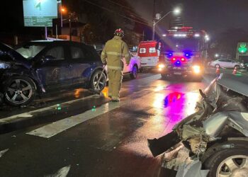 Porsche e Corsa se envolvem em acidente em Jaraguá do Sul
