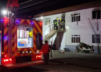 [Vídeo e fotos] Homem é preso após atear fogo em apartamento em Guaramirim
