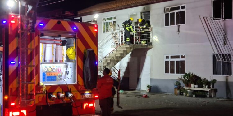 [Vídeo e fotos] Homem é preso após atear fogo em apartamento em Guaramirim