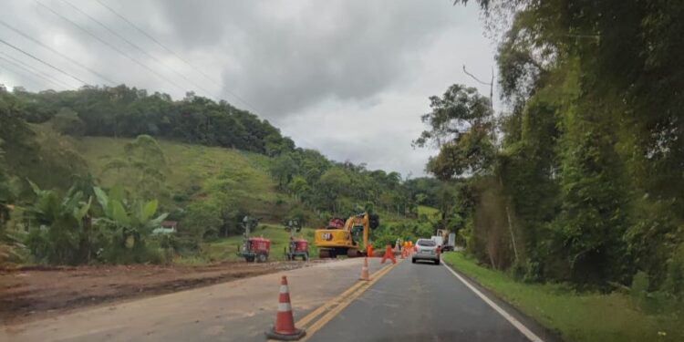 Obras de recuperação na BR-280 entre Jaraguá do Sul e Corupá alteram fluxo de trânsito